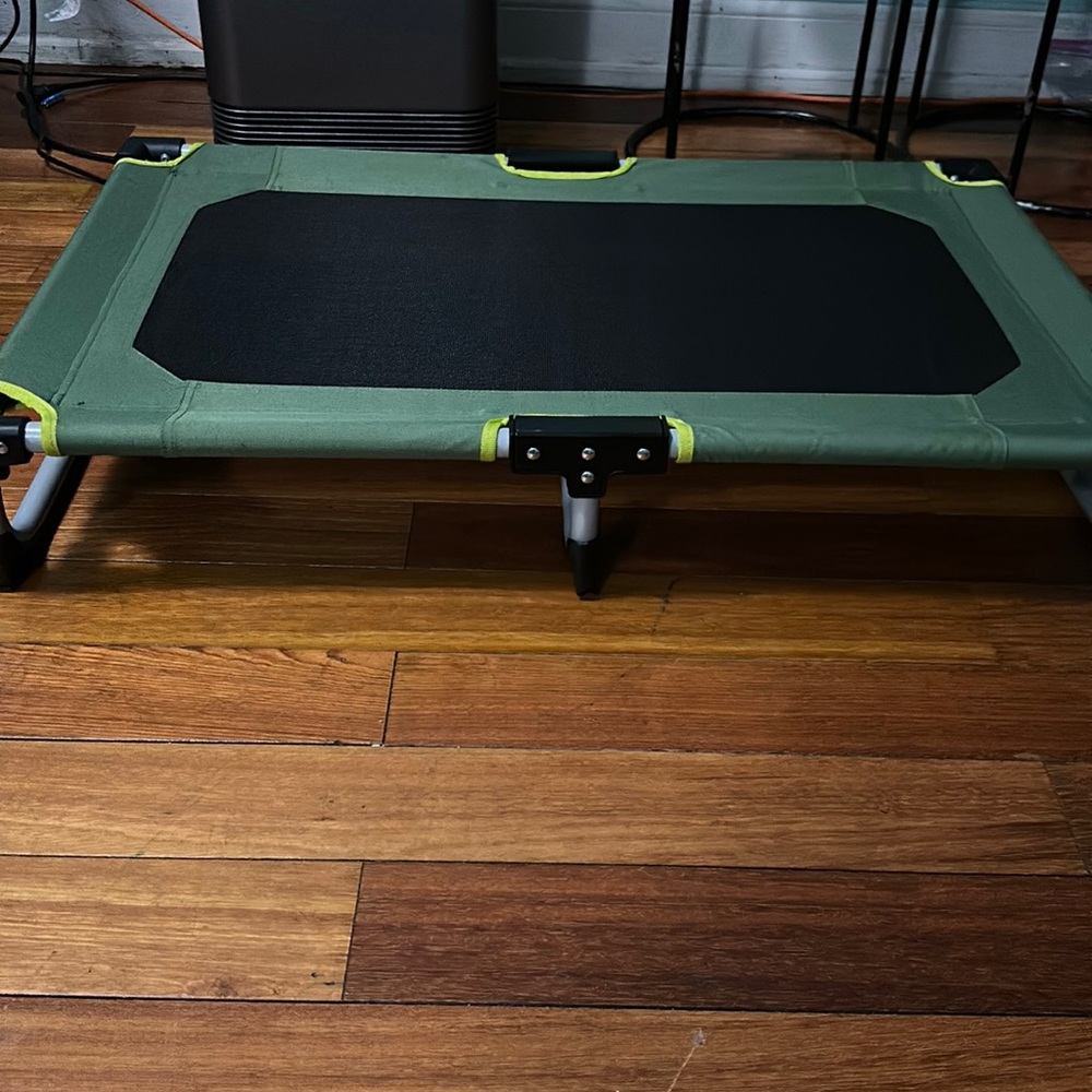 Adjustable Dog bed, easy to pack and go, for small dogs